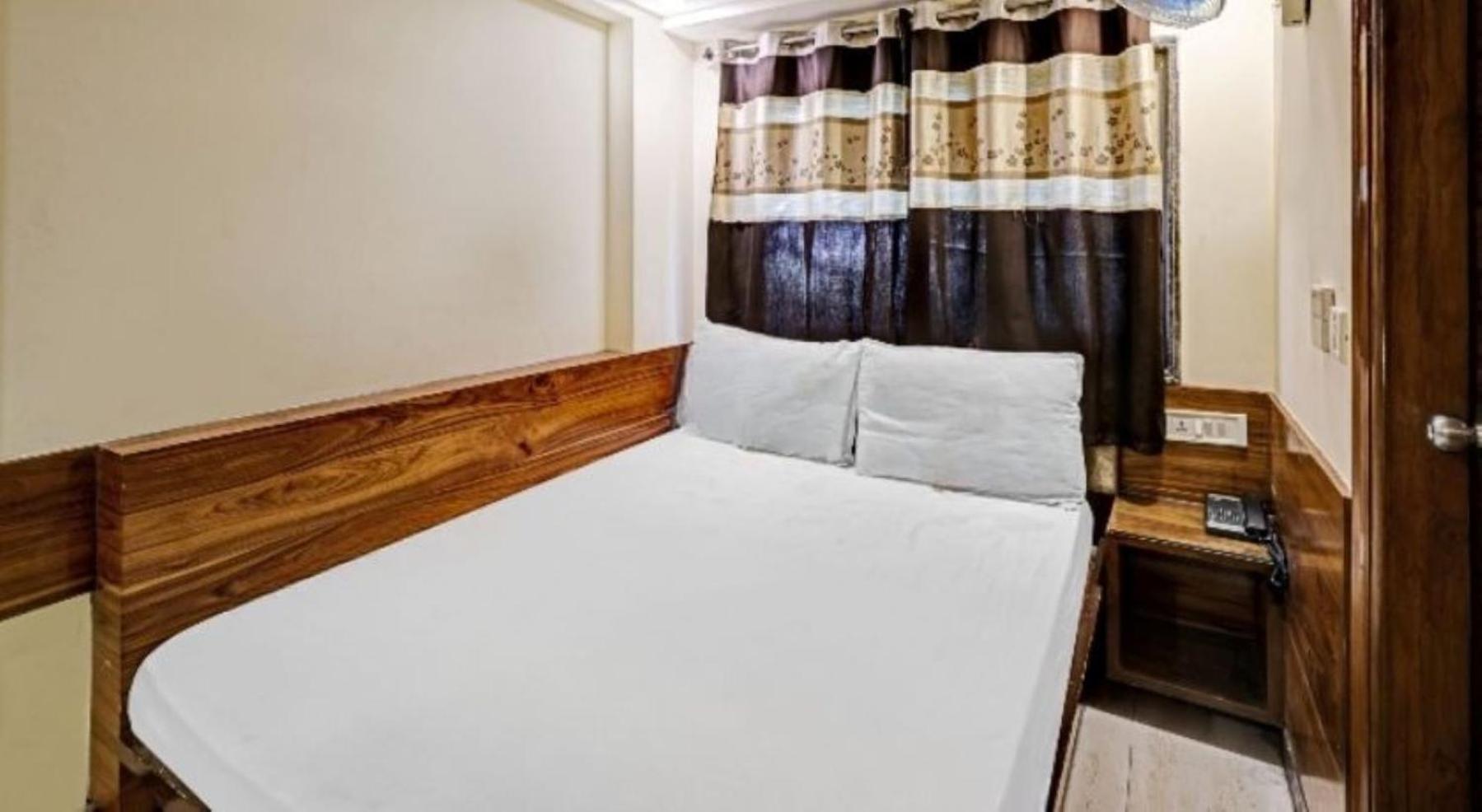 Hotel Keshew International ニューデリー エクステリア 写真